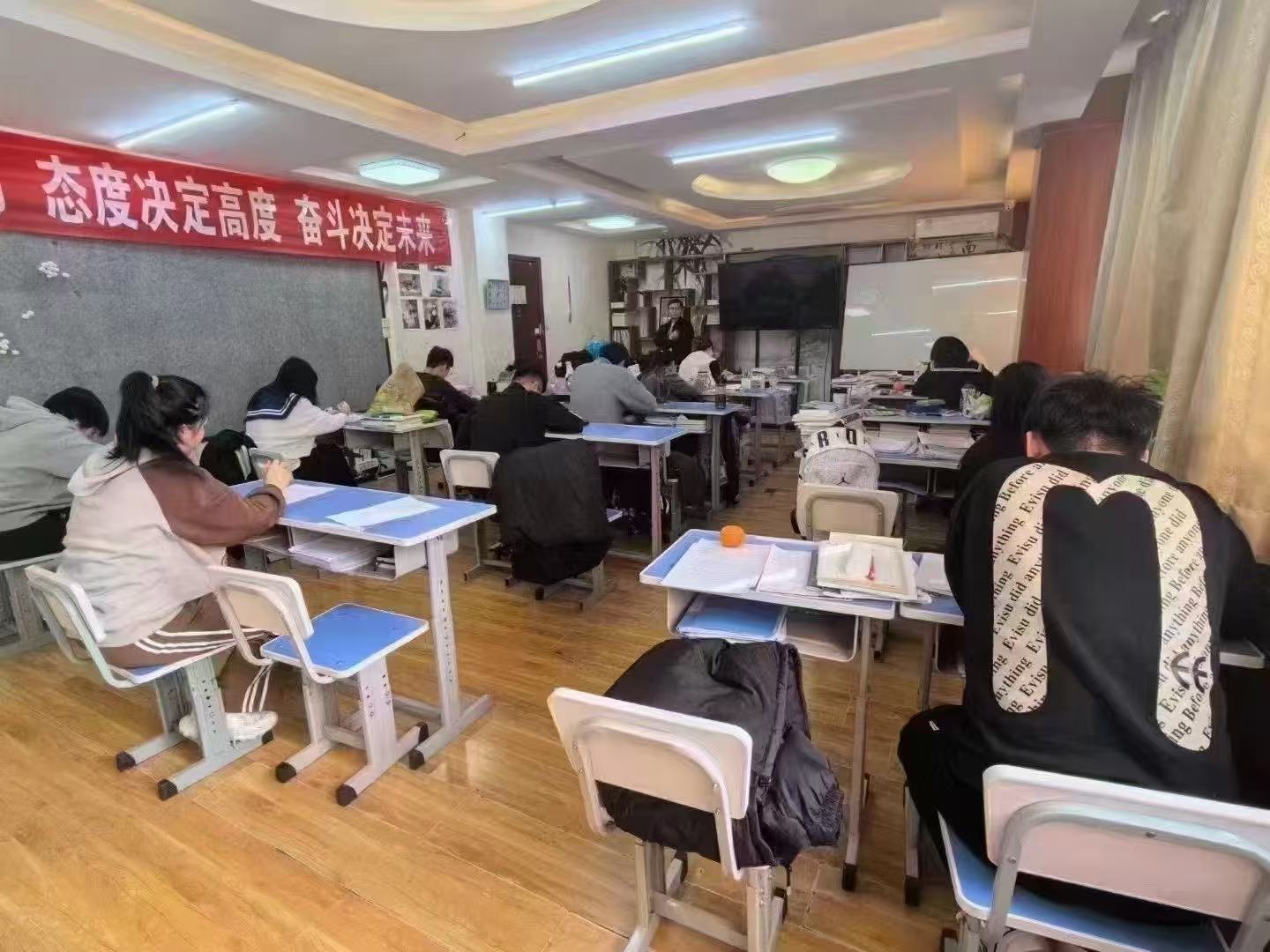 备战26年高考!北京昌平区高三艺考文化课补习班_一对一/小班课辅导机构哪家好?(图2) 微信图片_20250206144930.jpg