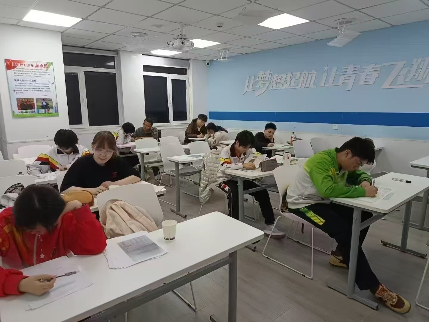 天津南开锐思教育高考全日制集训:全托冲刺,高效提分(图1) 微信图片_20250415172921.jpg