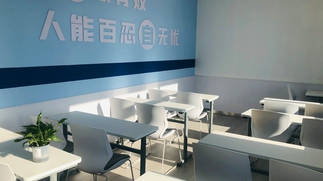 青岛市崂山区初三全托班推荐：锐思教育，中考冲刺的优质之选