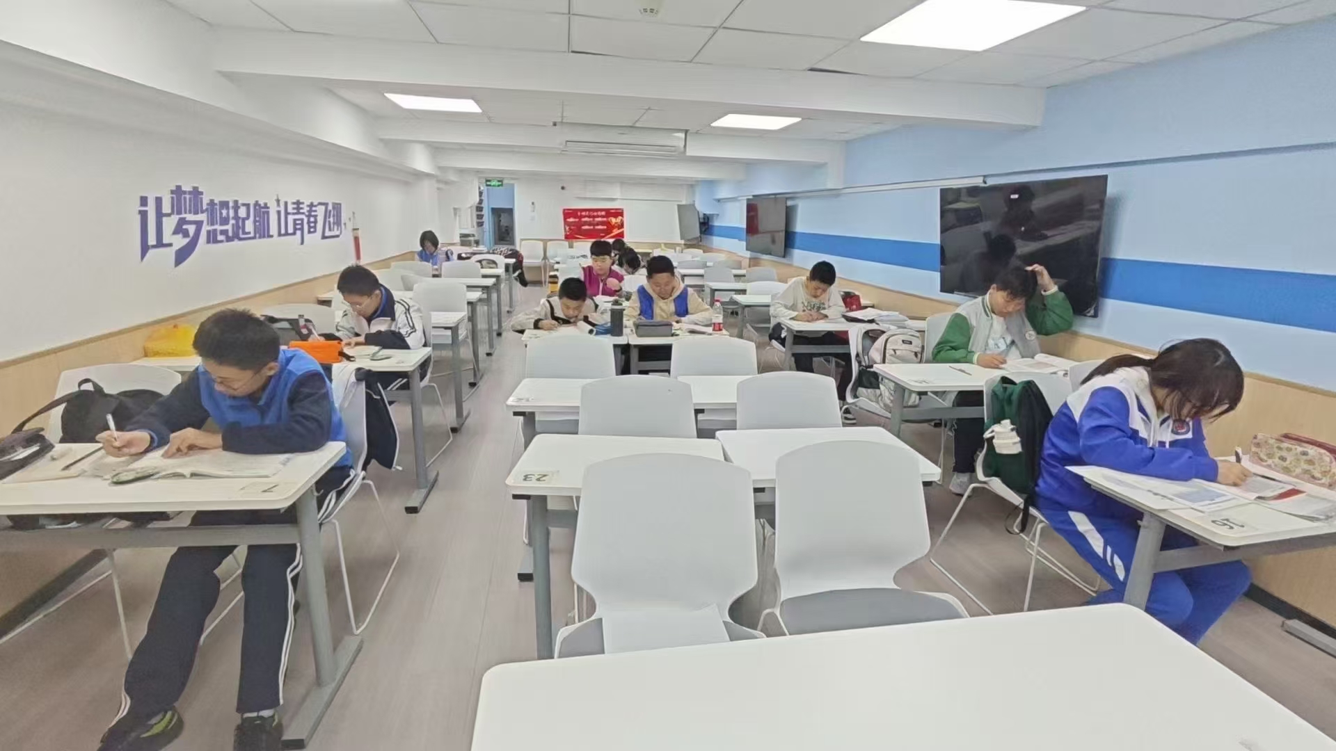 天津民办高中招生遇冷，2026高一安置转学需警惕“踩坑”