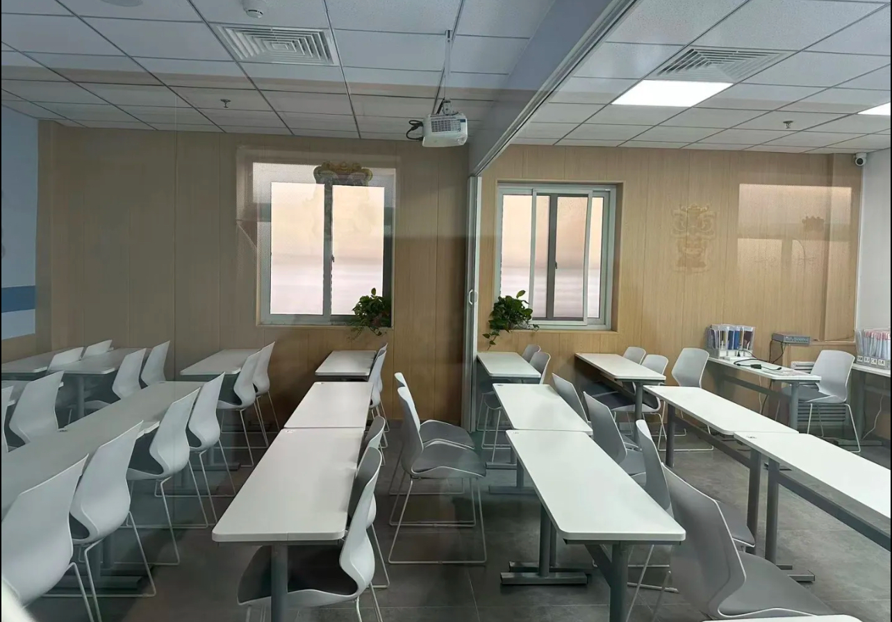 青岛李沧区高三百日冲刺班哪家好？锐思教育全托吃住学一体，决胜高考