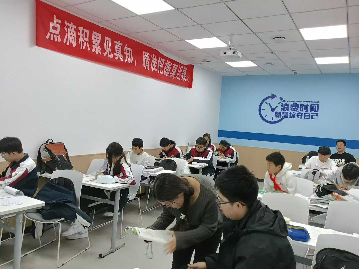 2026年江西宜春袁州区高中高三高考全科辅导哪家好？锐思教育高三高考全托班！平均教龄8年+的名师教学助力高考！(图3)