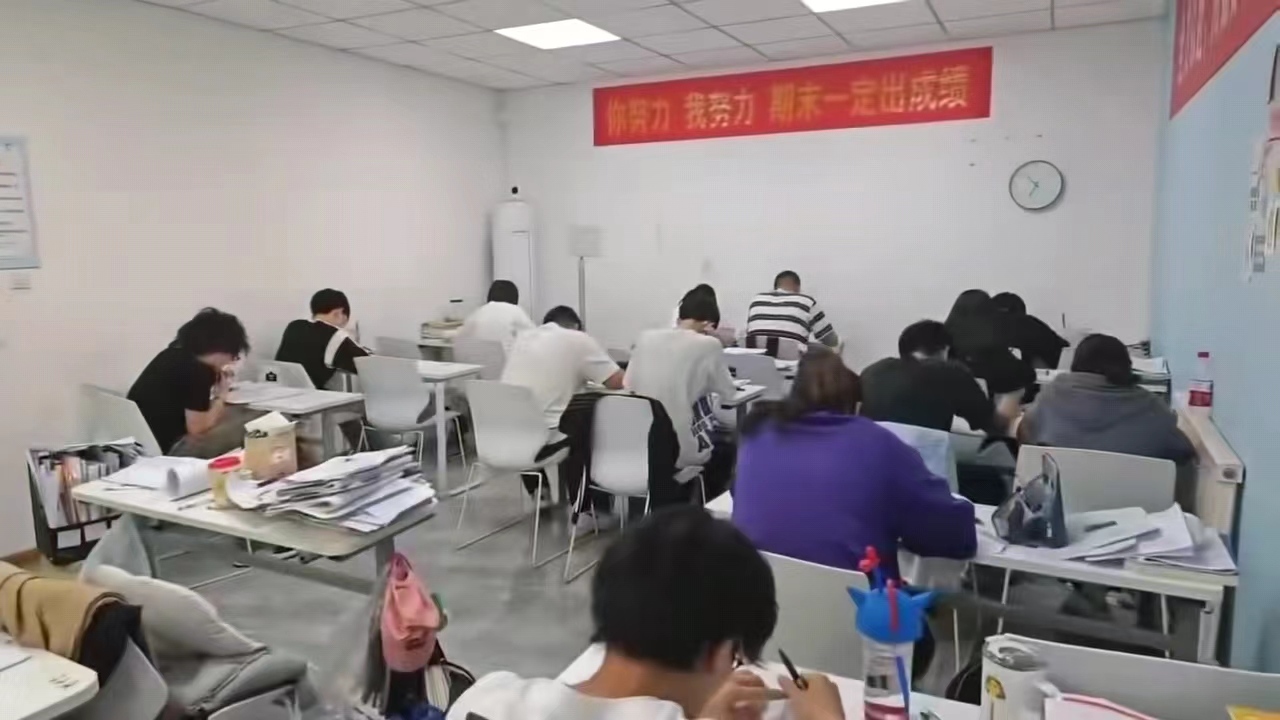 2026年南京鼓楼区初中初一初二初三暑期一对一辅导机构推荐|锐思教育家长真实口碑反馈(图3) 上课实景 (18).jpg