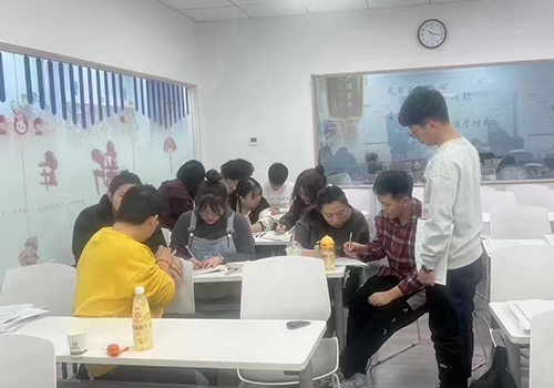 天津河东区小升初暑假预科班/河东区小升初暑假衔接班/平稳跨越学习分水岭(图1) 上课图1.jpg