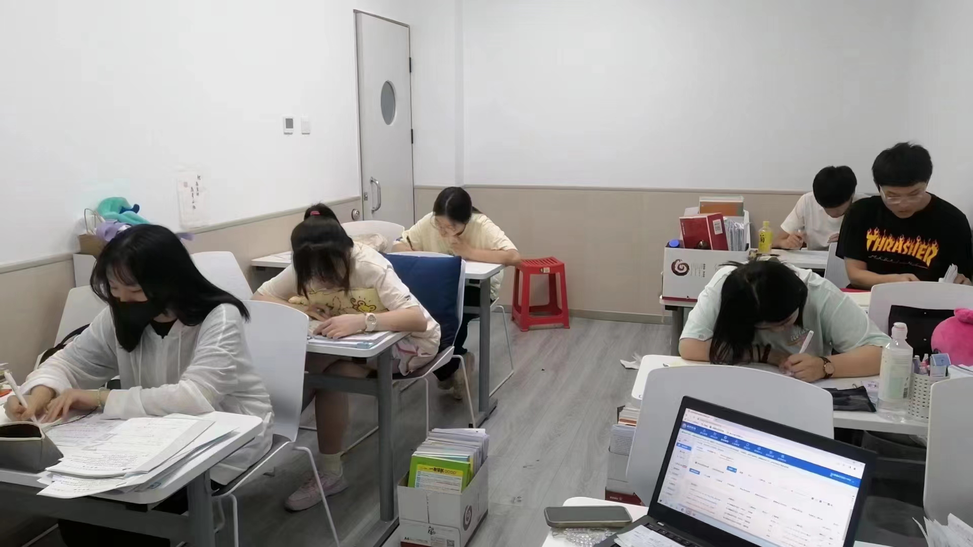 天津锐思教育新高一补习有哪些课程?课后辅导、一对一、小班、全托、暑假预科衔接(图3) 小班课2.jpg