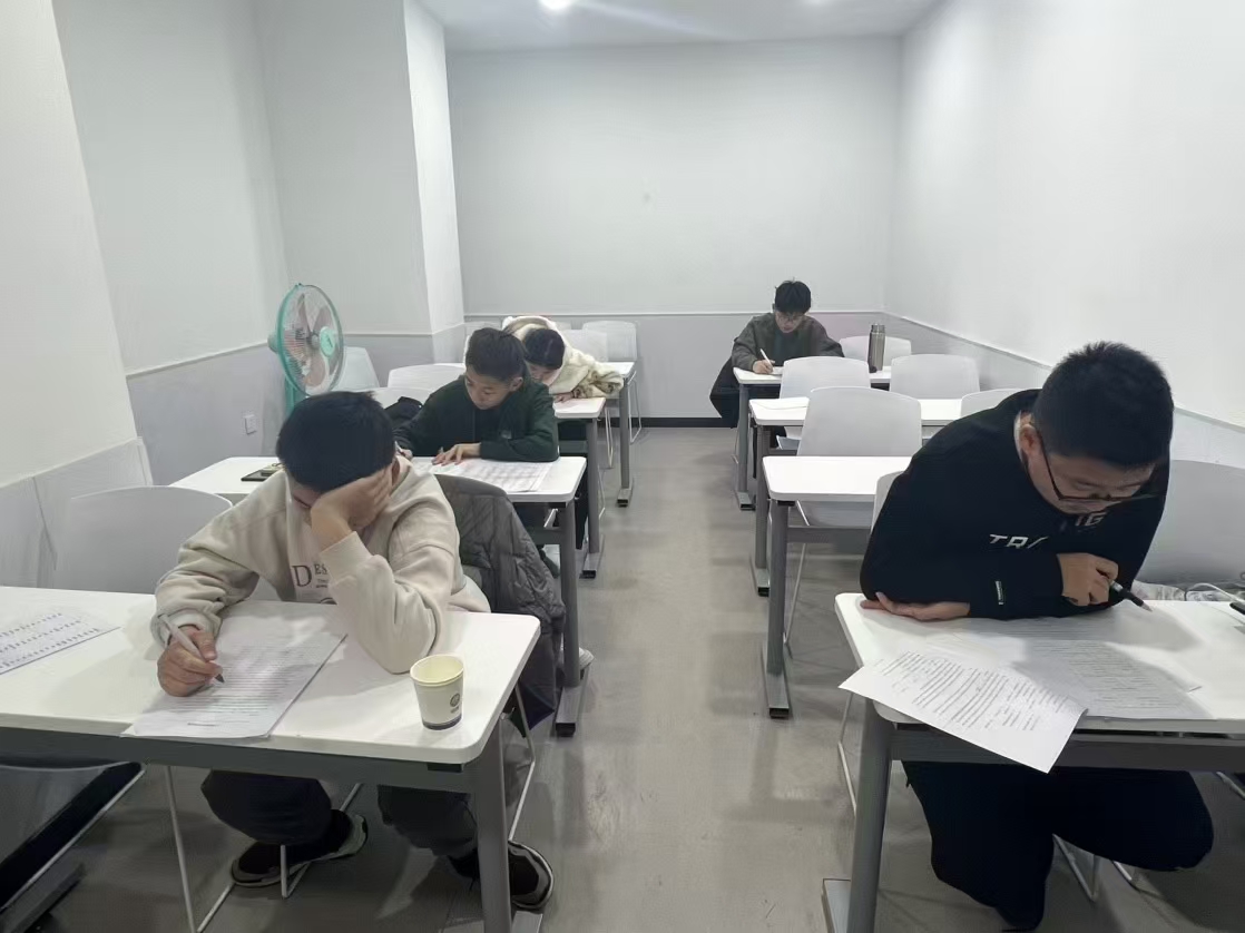 2026天津南开区高三全托机构哪家靠谱?南开区锐思教育全日制封闭校区备考有优势、严格管理(图1) 微信图片_20250320100050.jpg