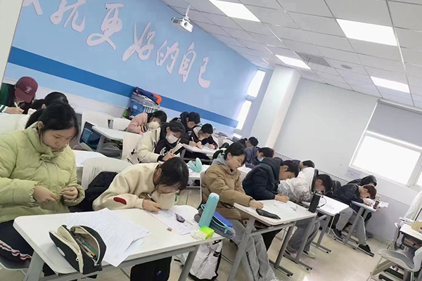 沧州初三全年全托推荐：锐思教育初三全年全托/封闭中考冲刺集训/真题精讲/分层教学