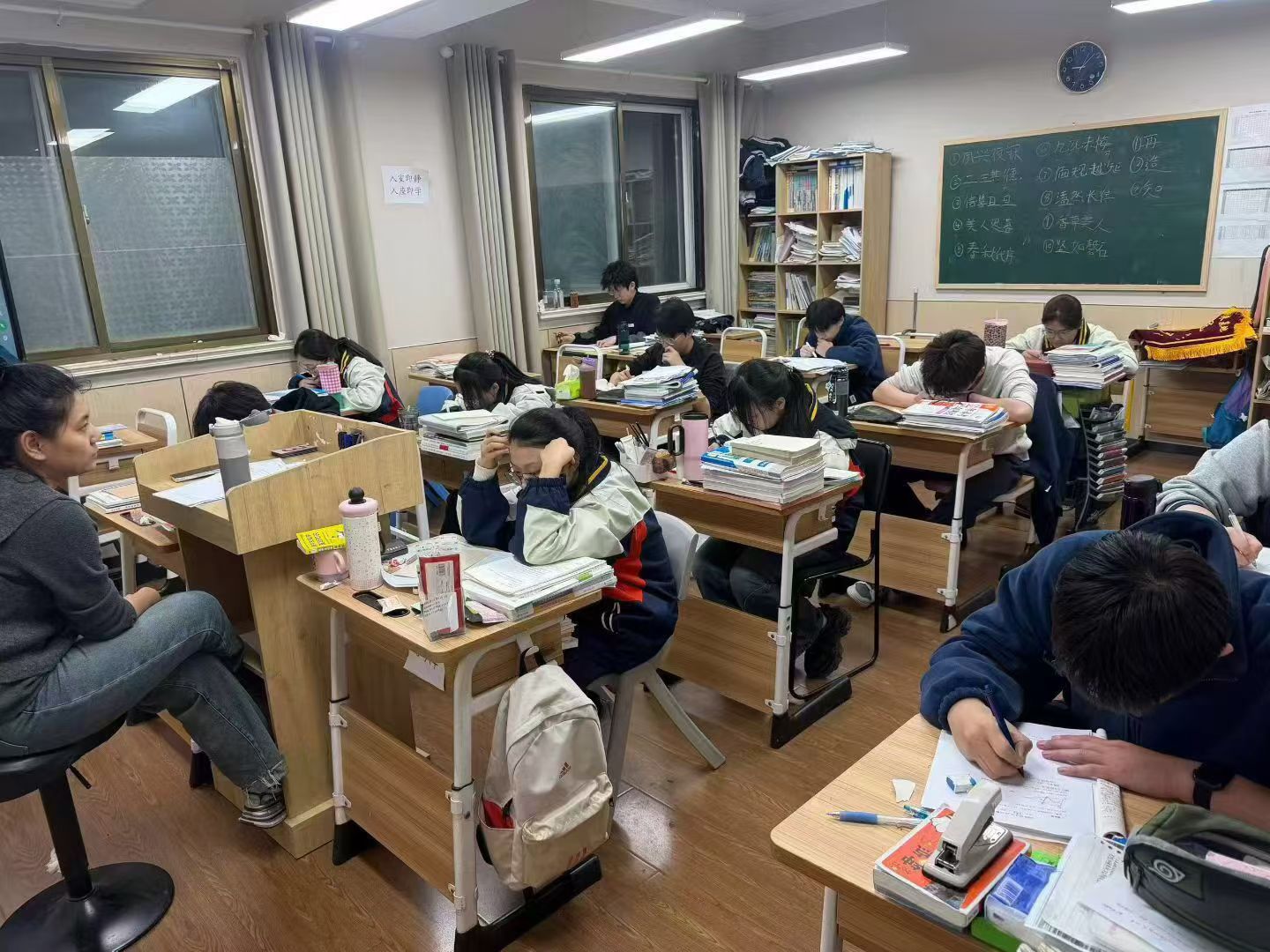 2026 合肥高三全日制集训哪家靠谱?锐思教育分层教学,一站式备战高考首选机构(图5) 校区学生28.jpg